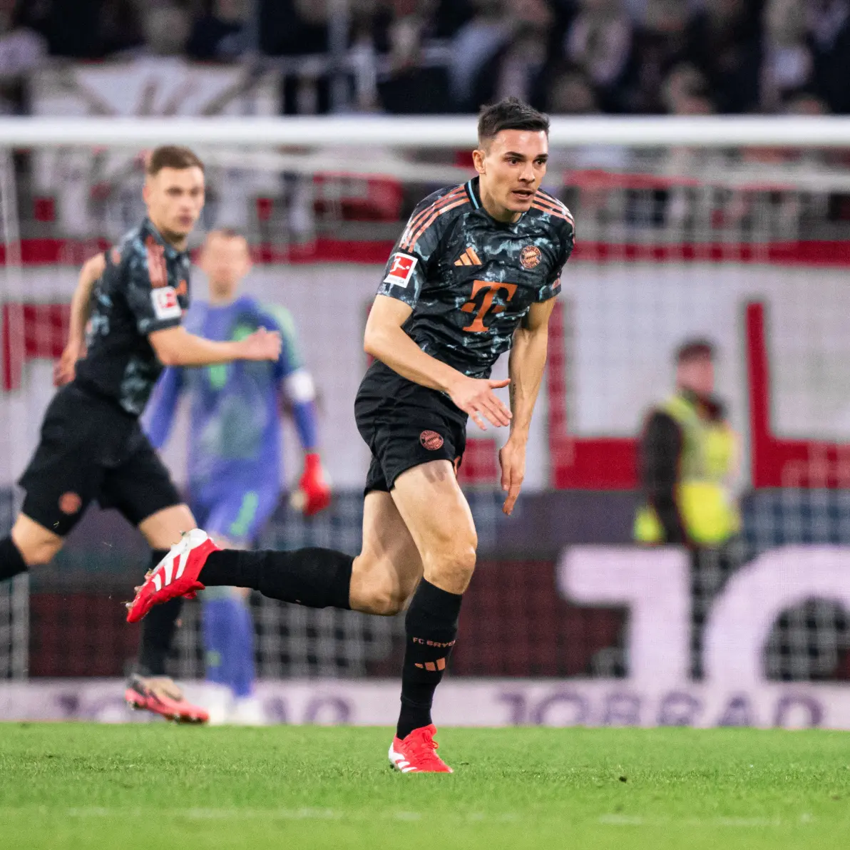 包含弗赖堡主帅：球队现状需调整，备战下一场的词条