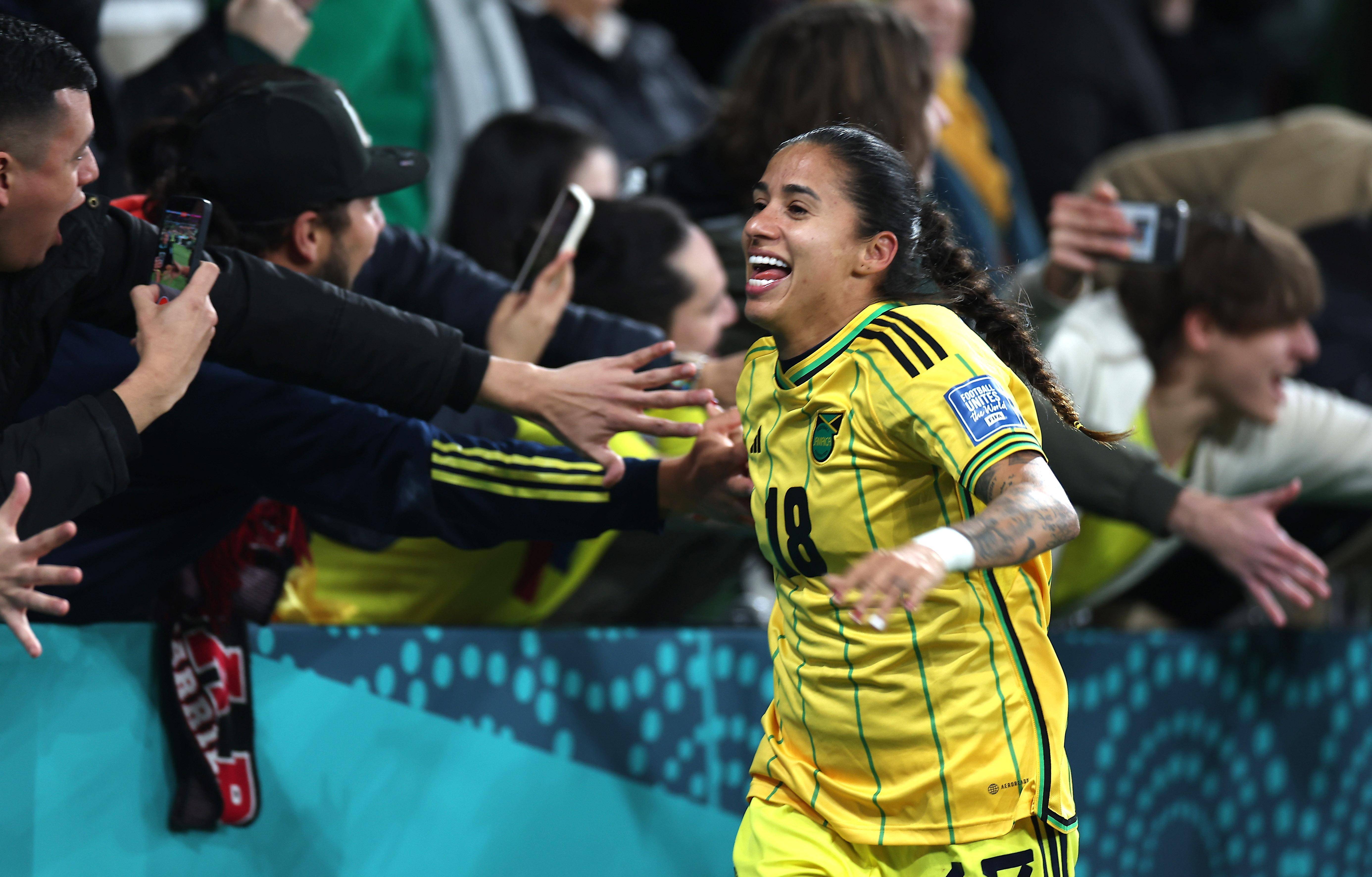 世界杯女足热门球队积极备战