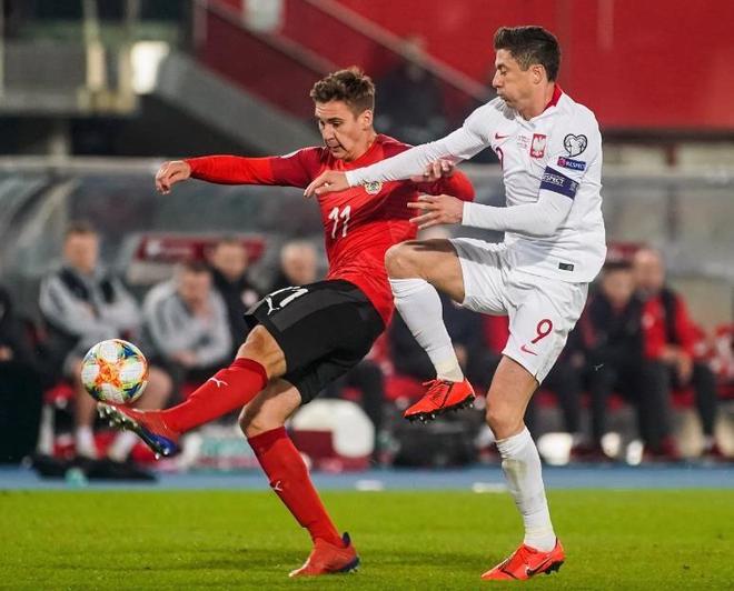 包含欧洲预选赛场边花絮,实时战况一览的词条 包含欧洲预选赛场边花絮,实时战况一览的词条