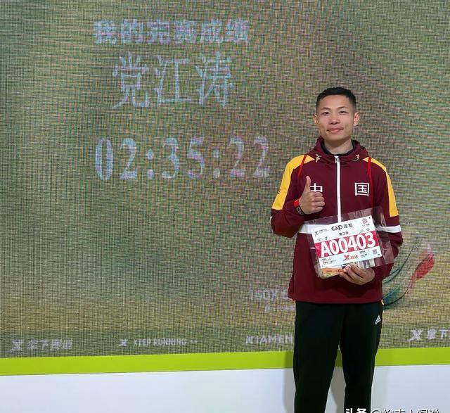 球队教练突然离世，球员深感惋惜，共同悼念的简单介绍