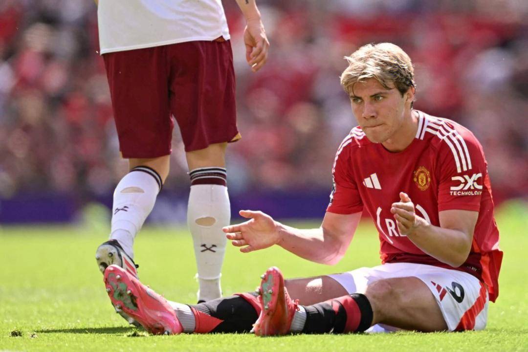 曼联客场逆转西汉姆，结束不胜