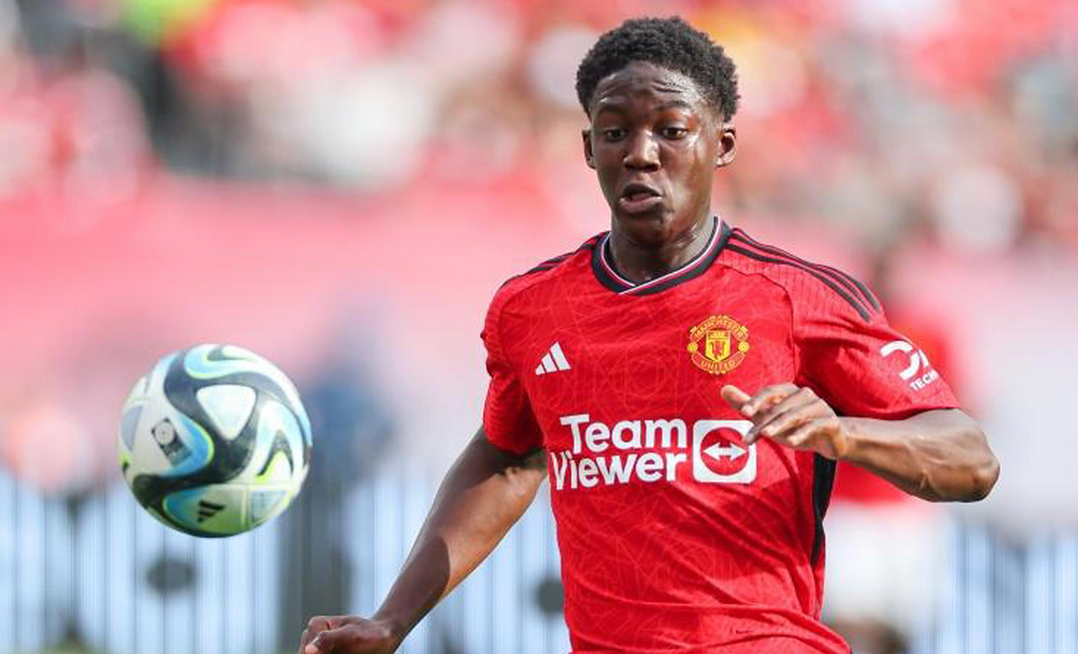 曼联客场逆转西汉姆，结束不胜