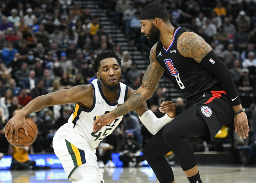 勇士碾压山东队,戈贝尔惊艳四座的简单介绍 勇士碾压山东队,戈贝尔惊艳四座的简单介绍