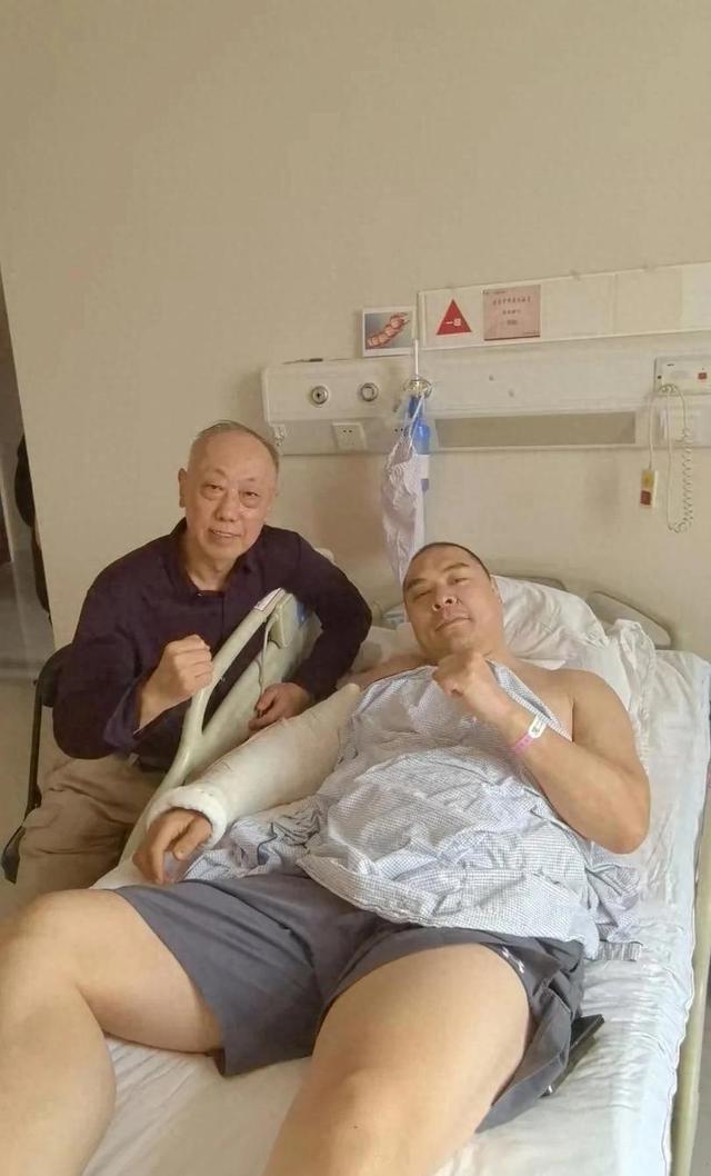 包含拳击赛后采访曝光,内幕引发热议的词条 包含拳击赛后采访曝光,内幕引发热议的词条