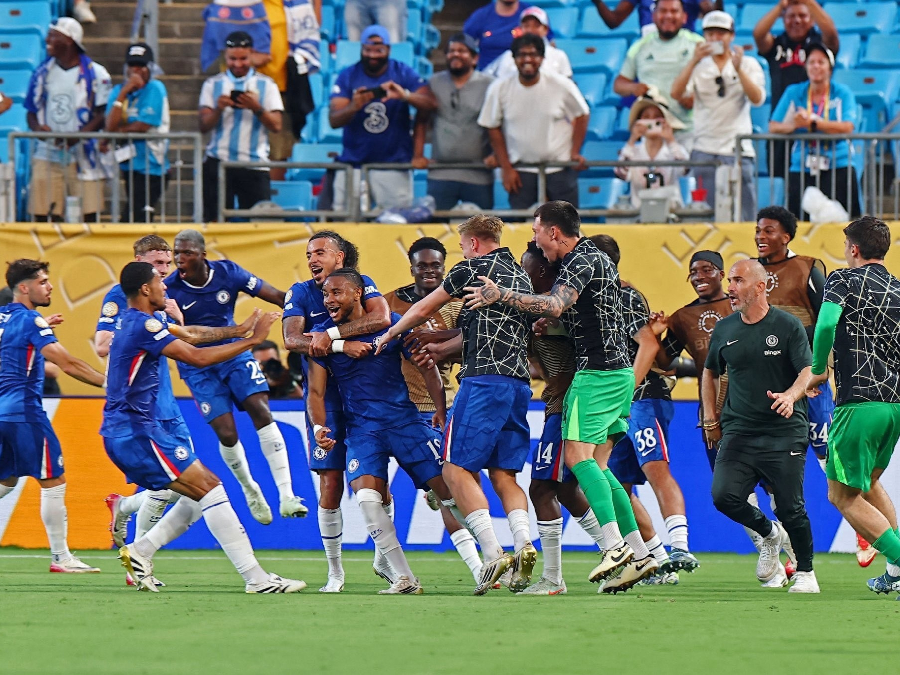 那不勒斯主场击败热那亚,豪取联赛八连胜 那不勒斯主场击败热那亚,豪取联赛八连胜