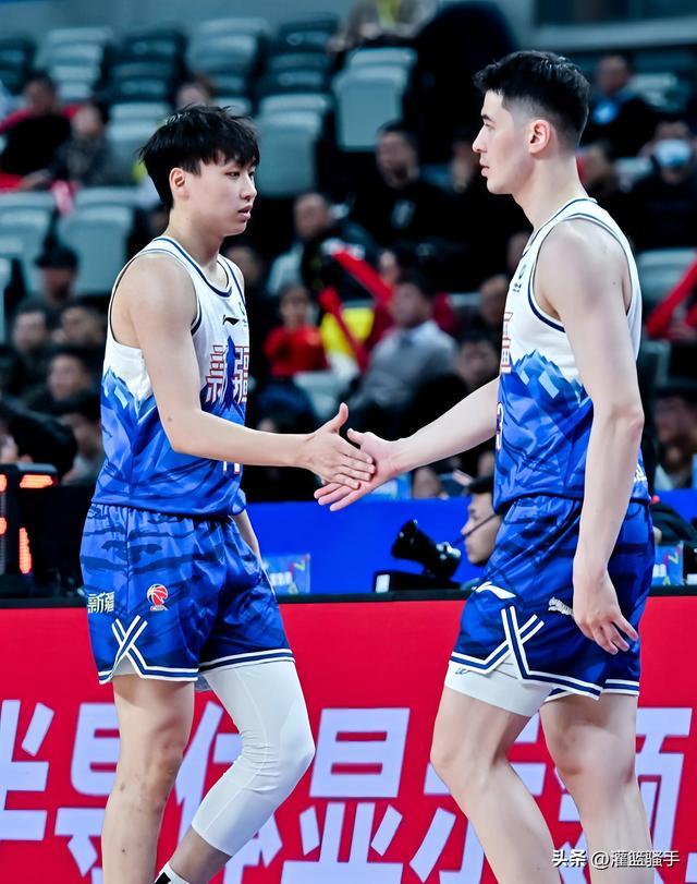 辽宁队完胜北京队,克莱刷新纪录 辽宁队完胜北京队,克莱刷新纪录