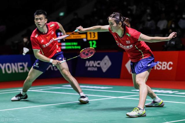 日本队翻盘印尼队,黄鸭组合统治全场 日本队翻盘印尼队,黄鸭组合统治全场