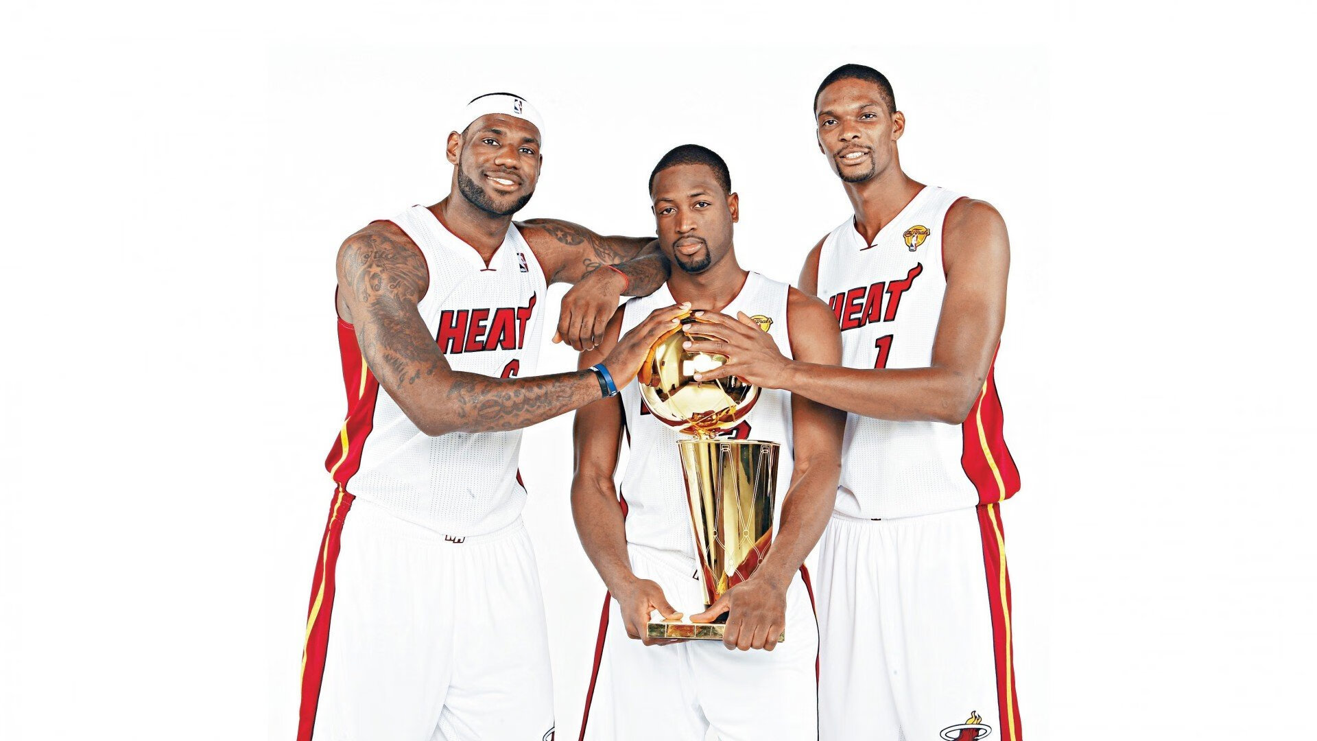 橙色闪电劈开铁血堡垒，加克波爆发与英格兰式压制的时代隐喻