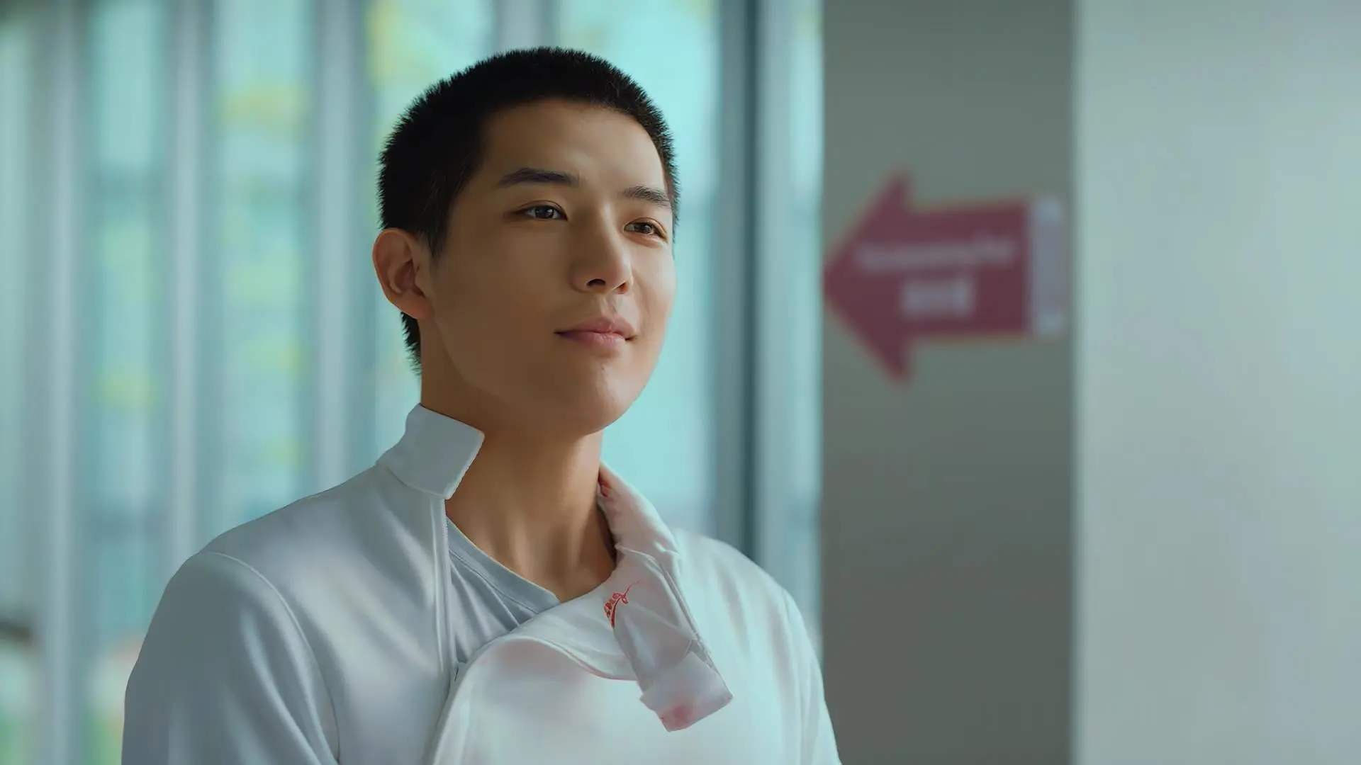 新王加冕之夜，福登一剑封喉，威尔士血战过关