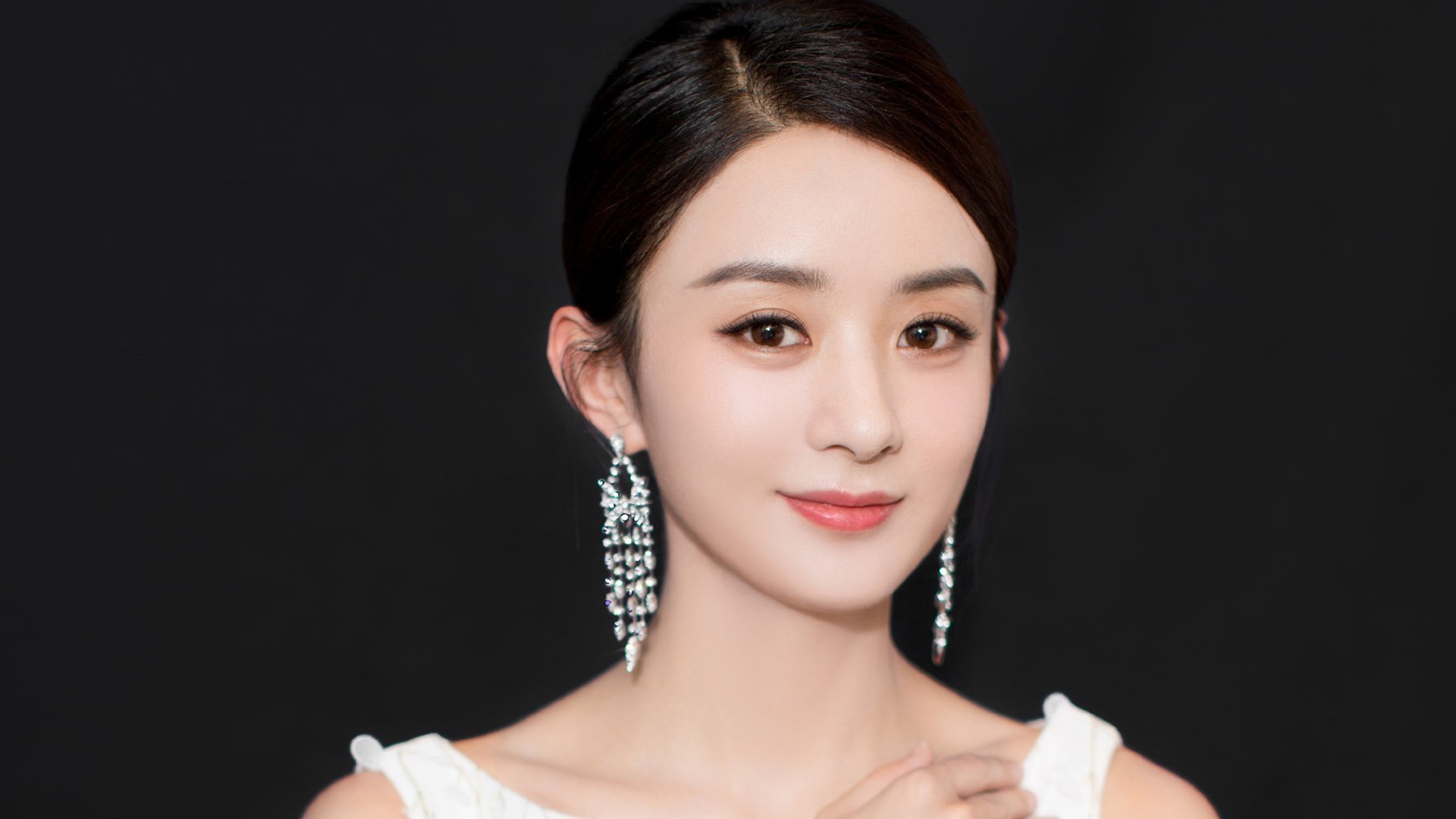 灯塔与战舰，莫德里奇照亮航路，拉齐奥碾过勒沃库森